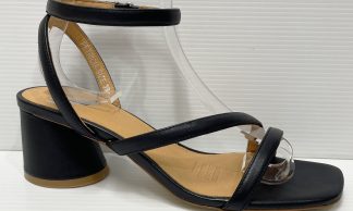 Eos Petricia Black
