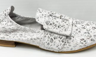 Isabella Angourie White/Silver