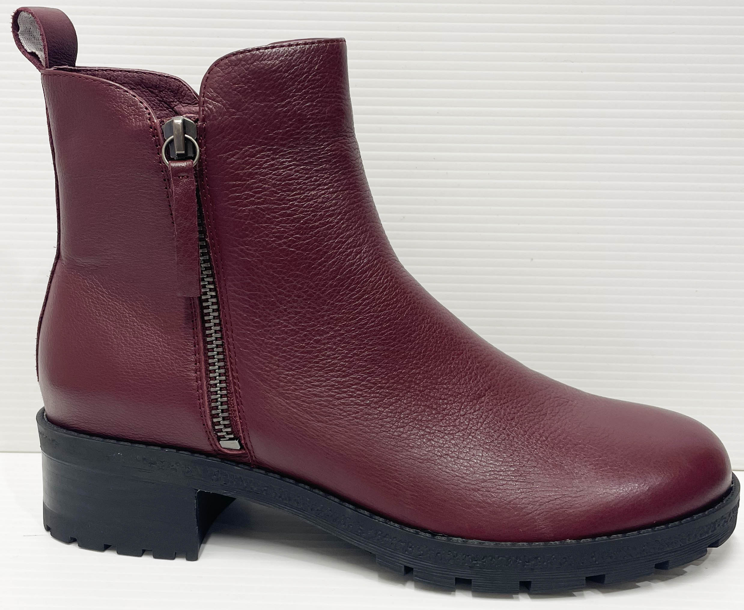 Django & Juliette Marlieso Burgundy